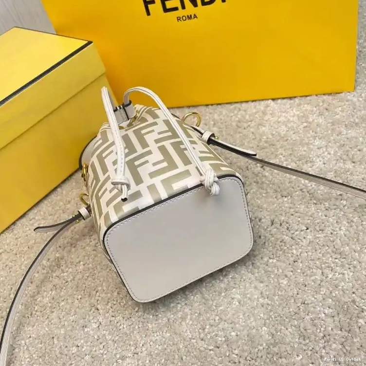 Vintage HOT Bag Mini White FF Leather Mon In Fendi Motif Calf Tresor Bucket 0412